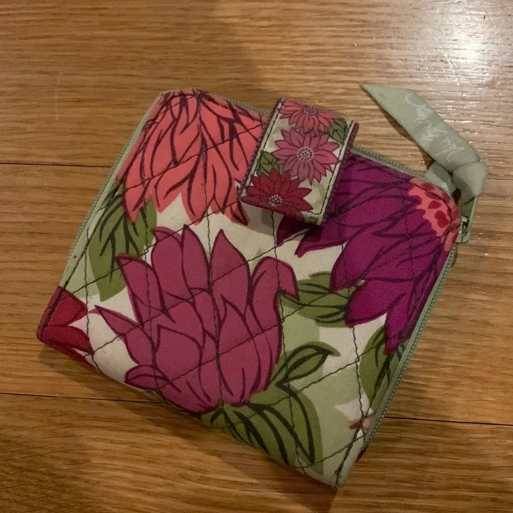 Vera Bradley wallet - Picture 2 of 6